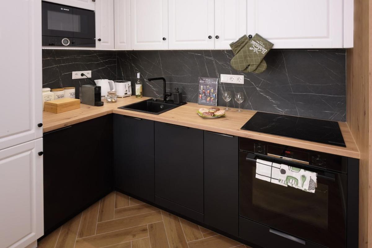 Orangehomes Sunny & Modern 2br Penthouse With Ac & Terrace Budapesta